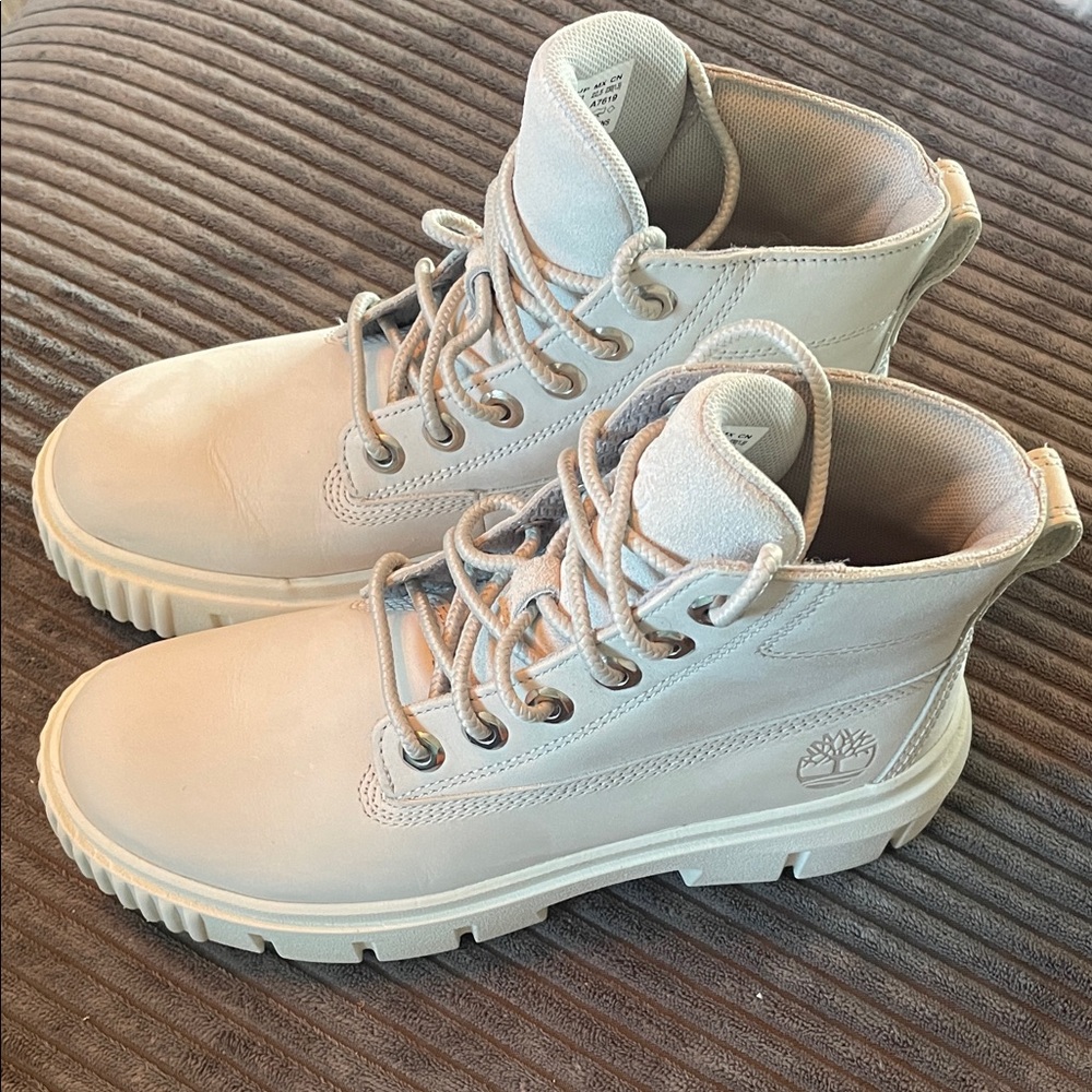 Timberland Off-White Ankle Boots